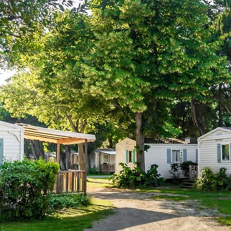 Camping Les Avignon - La Laune Villeneuve-lès-Avignon Exterior foto