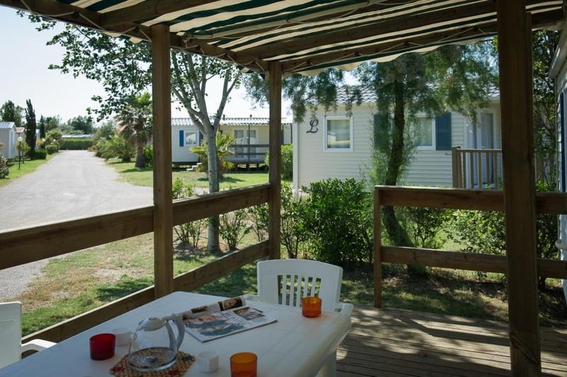 Camping Les Avignon - La Laune Villeneuve-lès-Avignon Exterior foto