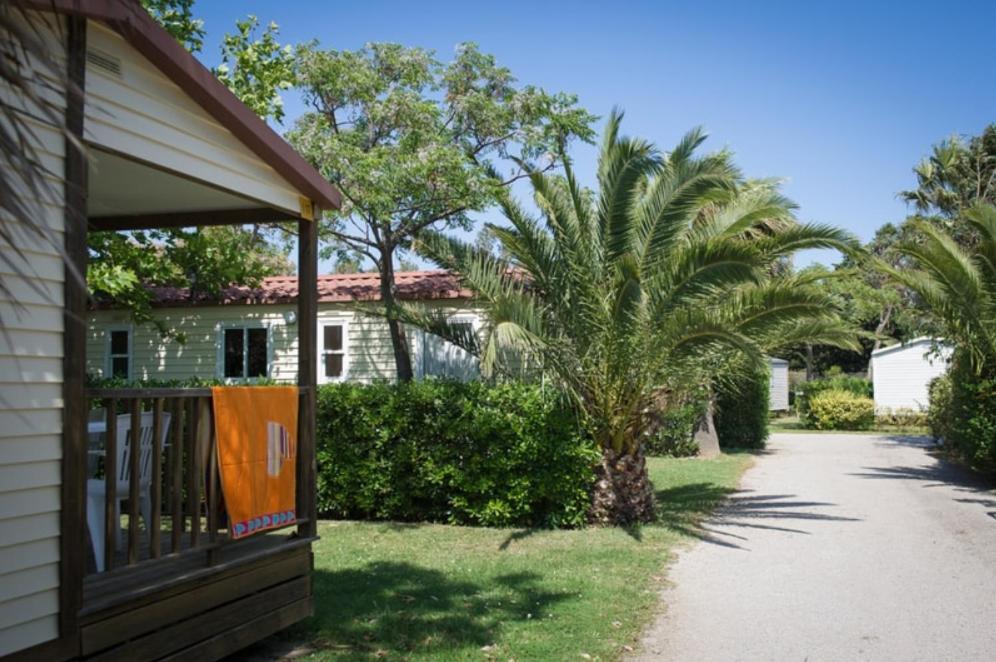 Camping Les Avignon - La Laune Villeneuve-lès-Avignon Exterior foto