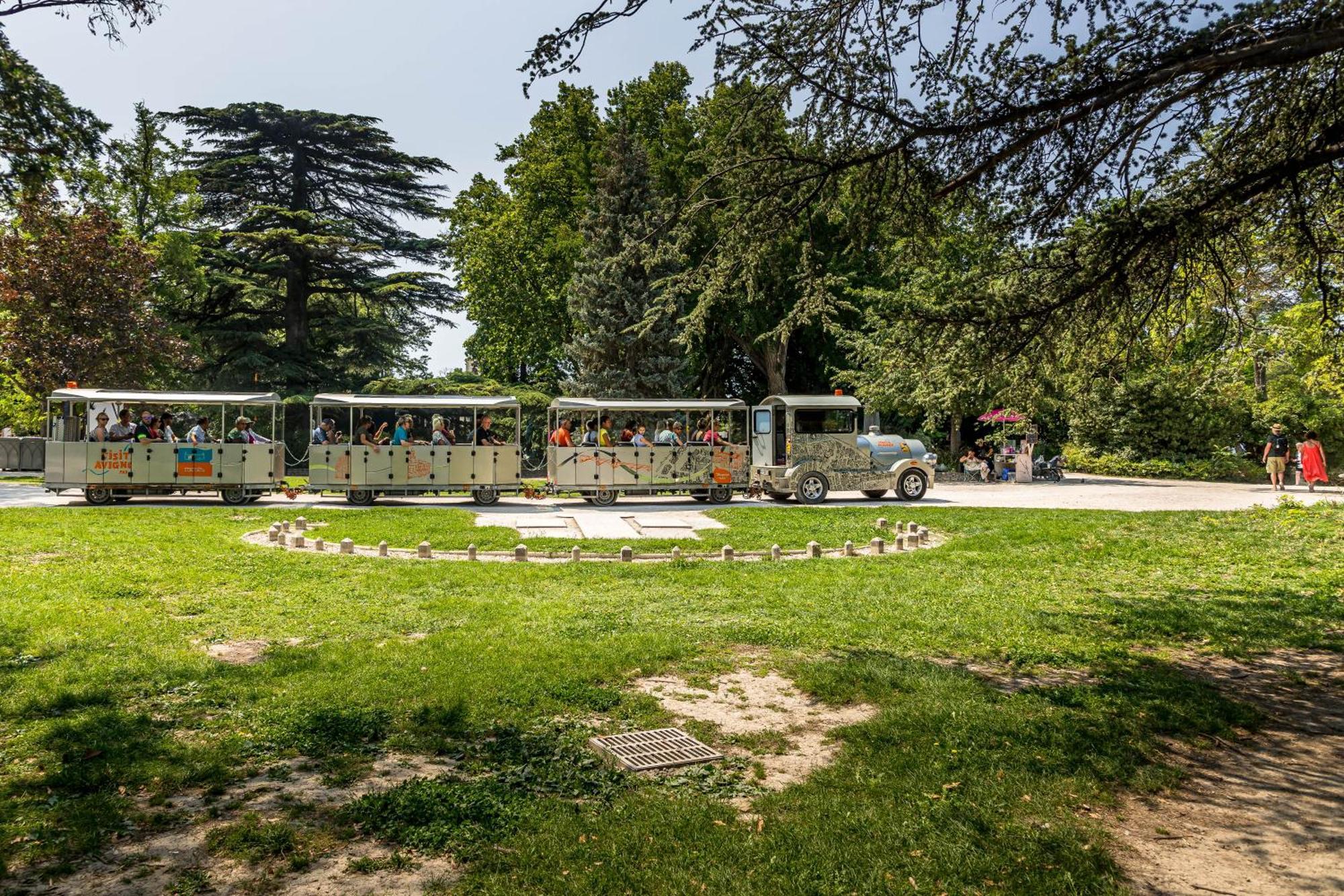 Camping Les Avignon - La Laune Villeneuve-lès-Avignon Exterior foto